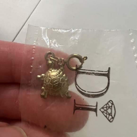 Diamonds International Turtle charm hard to find - Picture 2 of 2